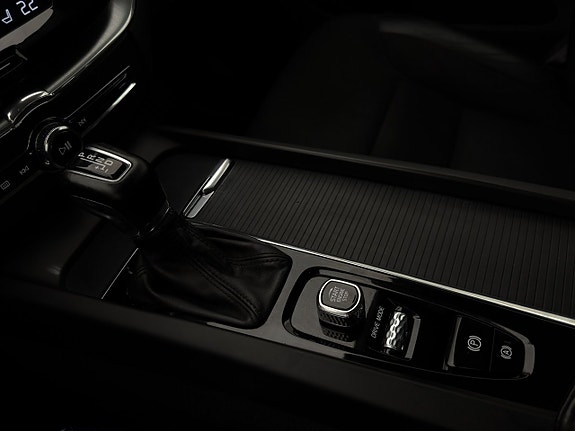 Volvo XC60 23 of 30