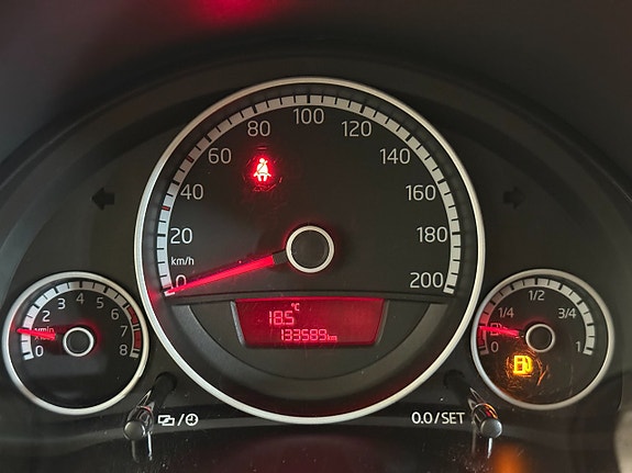Volkswagen UP! 14 of 15