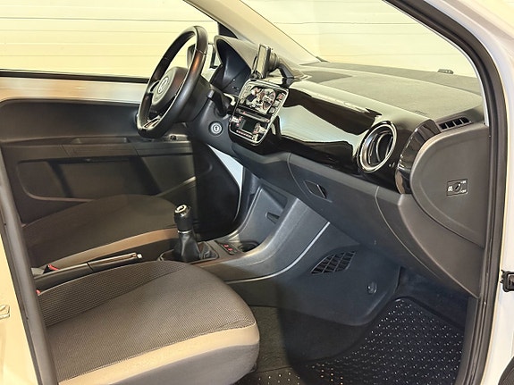 Volkswagen UP! 12 of 15