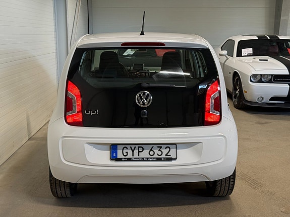 Volkswagen UP! 6 of 15