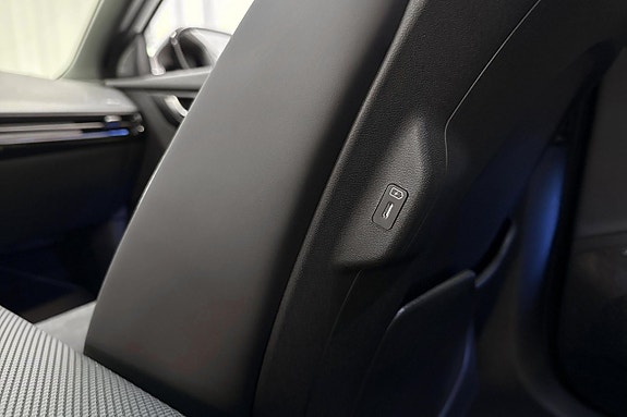 Kia EV6 8 of 25