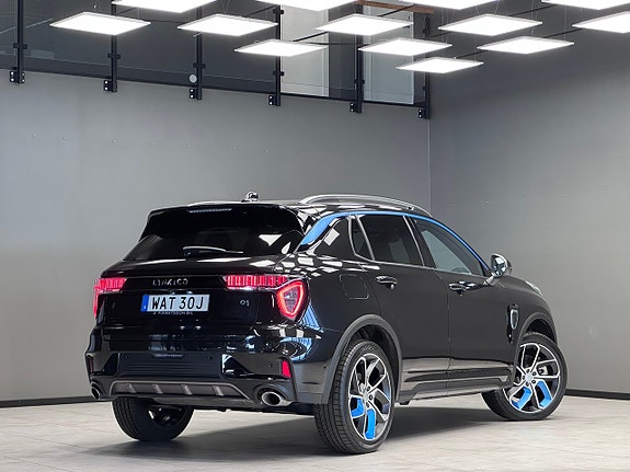 Lynk & Co 01 2 of 24