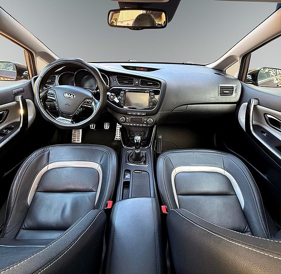 Kia Ceed 8 of 13