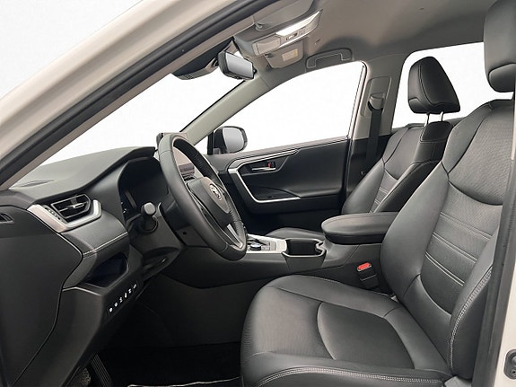 Toyota RAV4 12 of 30