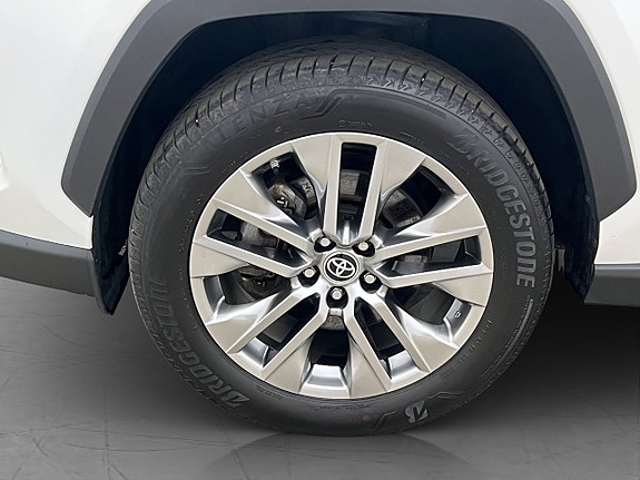 Toyota RAV4 29 of 30