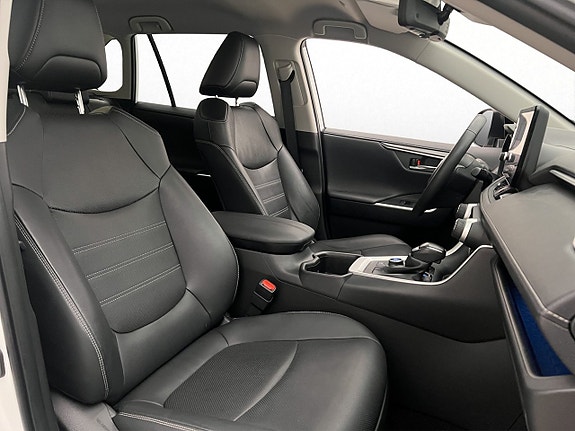 Toyota RAV4 24 of 30