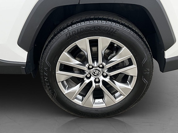 Toyota RAV4 30 of 30