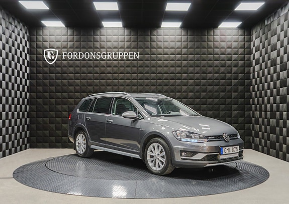 Volkswagen Golf Alltrack 11 of 26