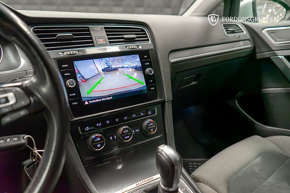 Volkswagen Golf Alltrack 24 of 26