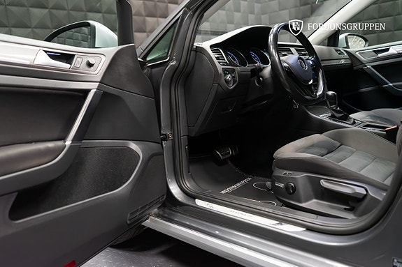 Volkswagen Golf Alltrack 14 of 26