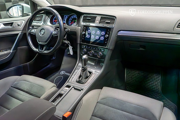 Volkswagen Golf Alltrack 20 of 26