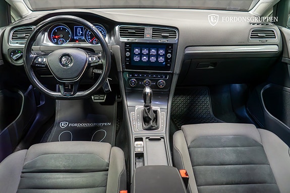 Volkswagen Golf Alltrack 19 of 26