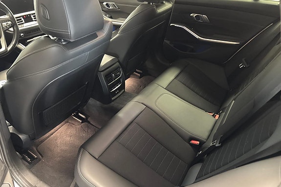 BMW 330e 9 of 19