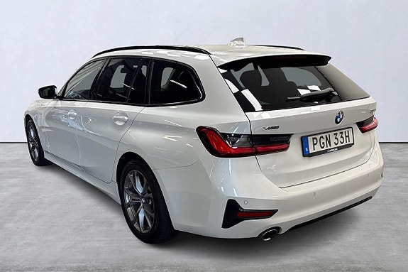 BMW 330e 4 of 19