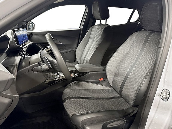 Peugeot 2008 4 of 18