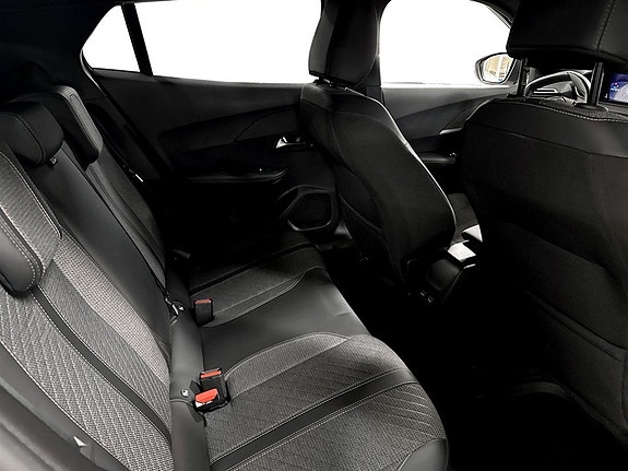 Peugeot 2008 15 of 18
