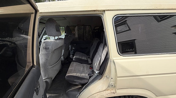Toyota Land Cruiser 6 of 13