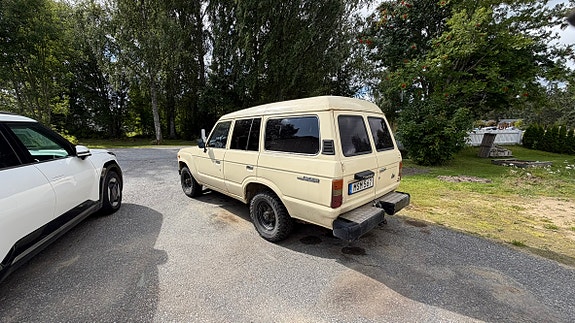 Toyota Land Cruiser 4 of 13