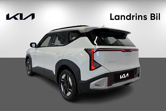 Kia Seltos 6 of 16