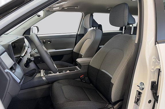 Kia Seltos 8 of 16