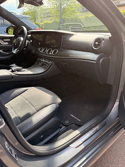Mercedes-Benz E300 de 5 of 6