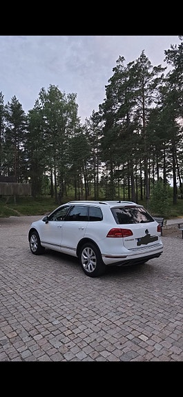 Volkswagen Touareg 6 of 8