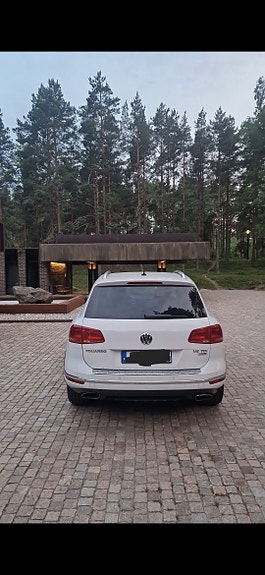 Volkswagen Touareg 5 of 8