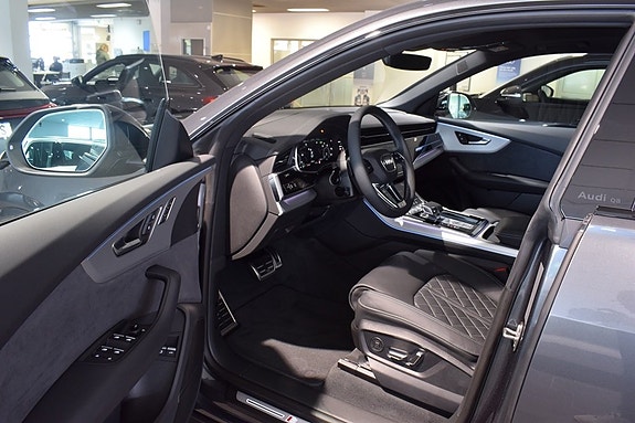Audi Q8 4 of 8