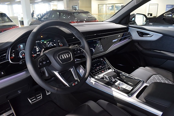Audi Q8 5 of 8