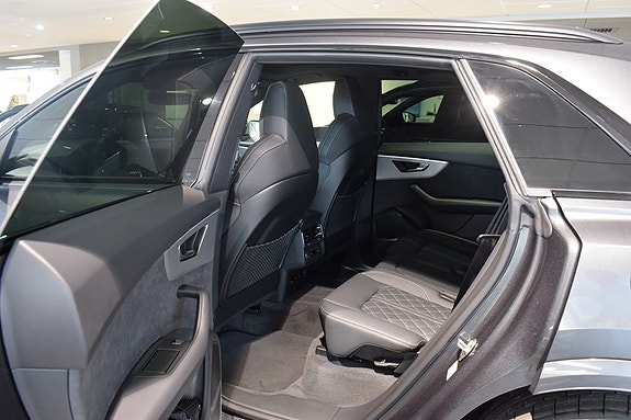Audi Q8 7 of 8