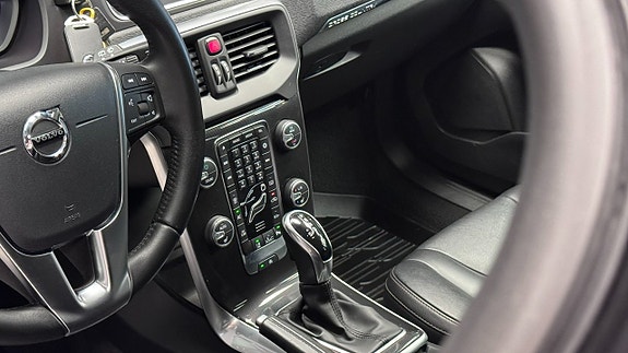 Volvo V40 Cross Country 15 of 22