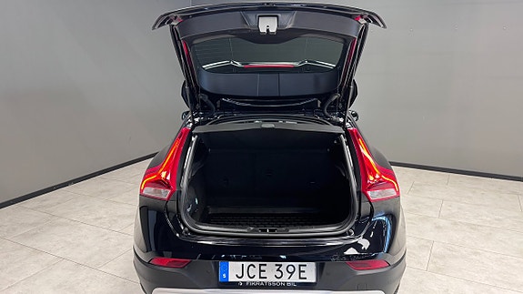 Volvo V40 Cross Country 20 of 22