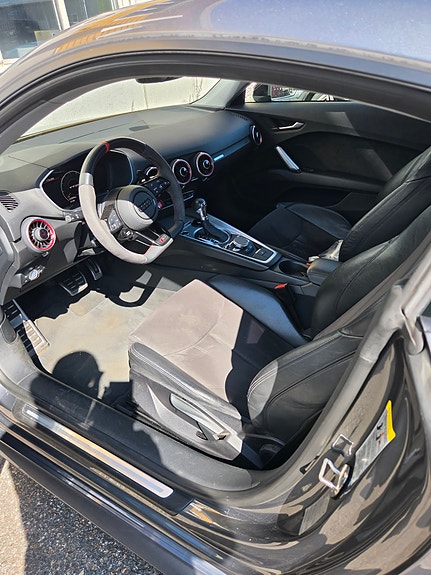 Audi TT 9 of 13