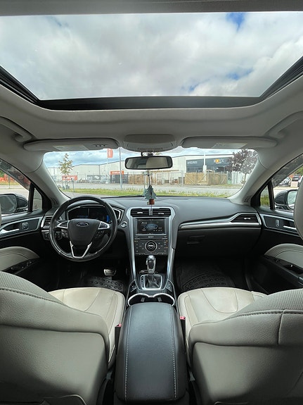 Ford Fusion 7 of 8