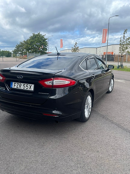 Ford Fusion 6 of 8