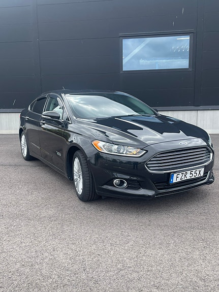 Ford Fusion 3 of 8