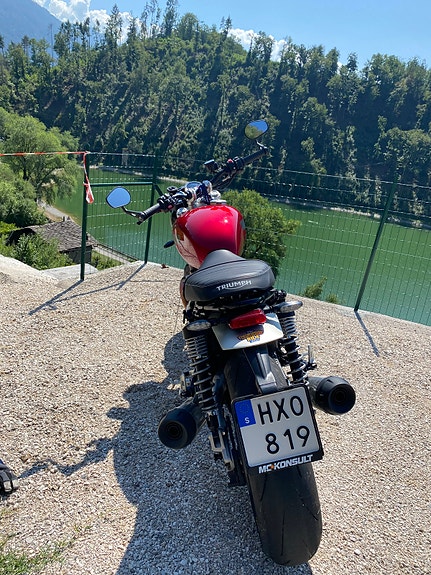 Triumph SPEED TWIN 2 of 3