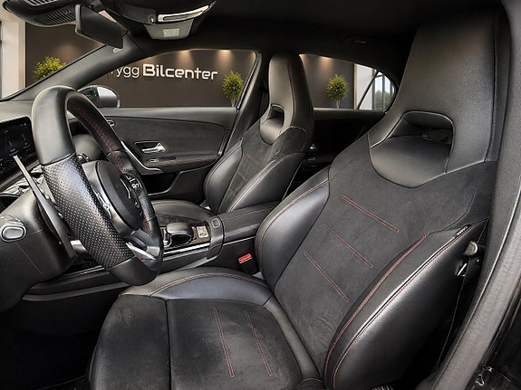 Mercedes-Benz A250 12 of 30