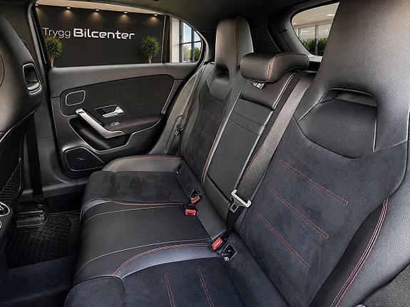 Mercedes-Benz A250 27 of 30
