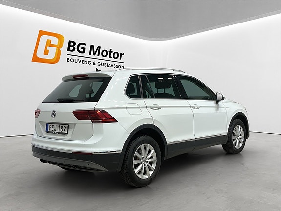 Volkswagen Tiguan 4 of 17
