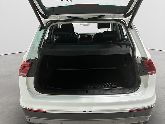 Volkswagen Tiguan 11 of 17