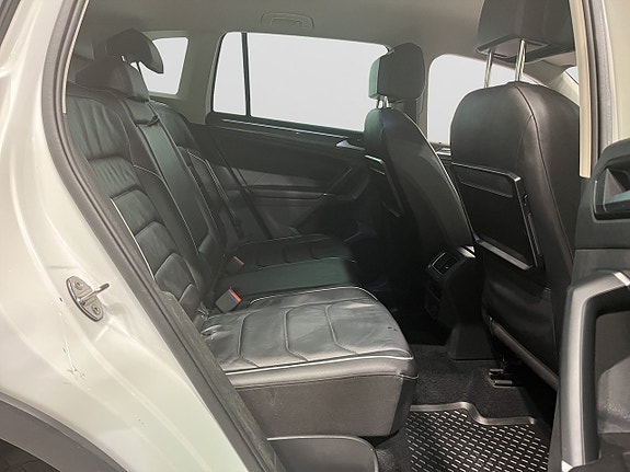 Volkswagen Tiguan 10 of 17