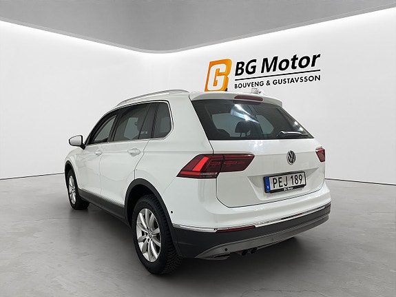 Volkswagen Tiguan 6 of 17