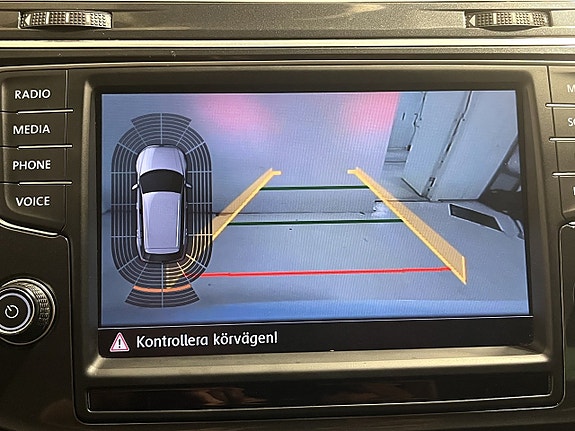 Volkswagen Tiguan 17 of 17