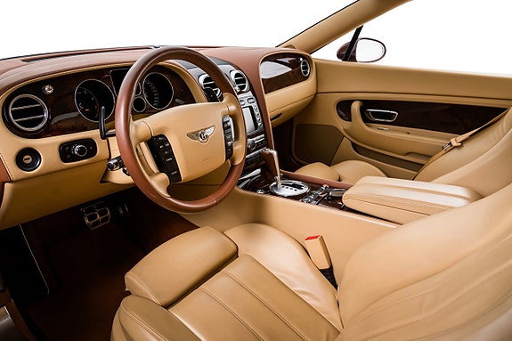 Bentley Continental GTC 16 of 30