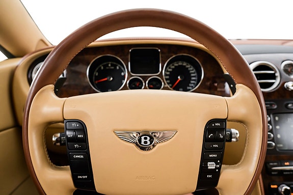 Bentley Continental GTC 18 of 30