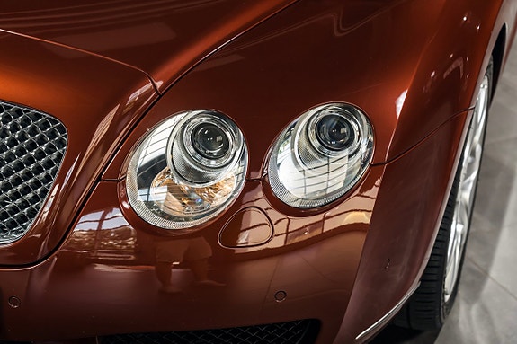 Bentley Continental GTC 13 of 30