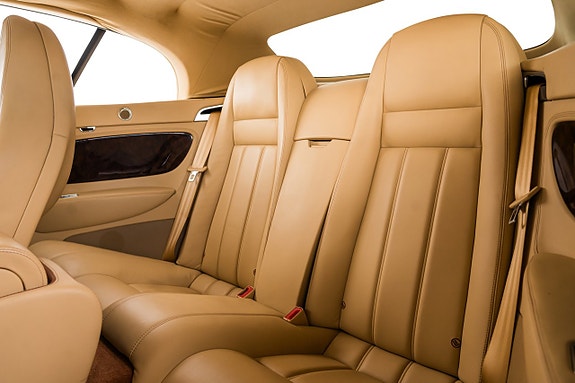 Bentley Continental GTC 19 of 30