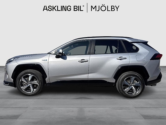 Toyota RAV4 3 of 12