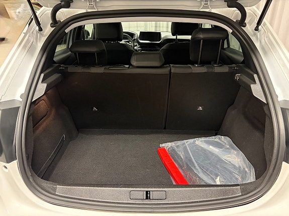 Peugeot 208 5 of 14